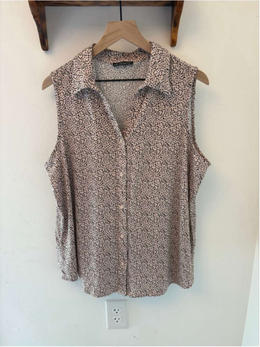 Adrianna Papell Leopard Print Sleeveless Button Down Blouse